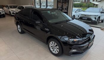 Volkswagen VIRTUS 1.6 COMFORTLINE AUTOMÁTICO 200 TSI 2018 Cheio
